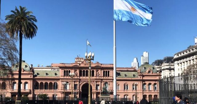 Argentina: uma reflexão para os dançarinos do tango perma-bear argentino